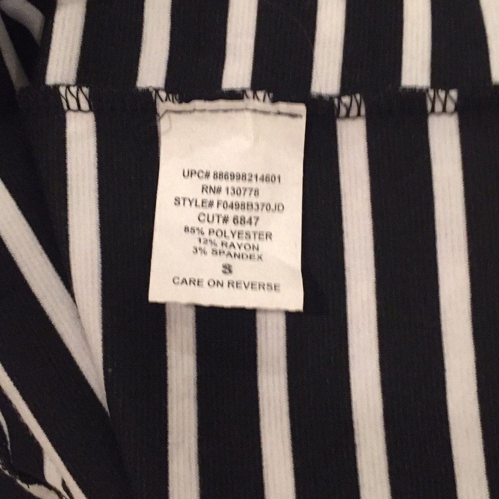 Juniors long sleeve black and white dress - Picture 5 of 5